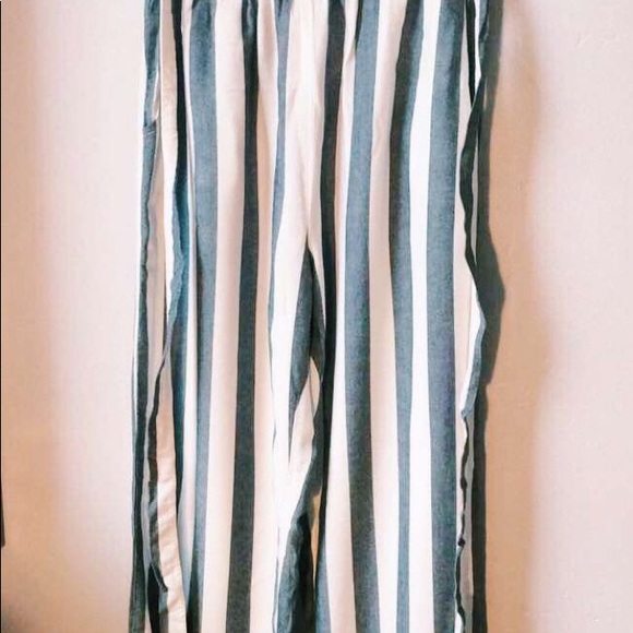 American Eagle flowy pin stripped pants! :) - Picture 3 of 3